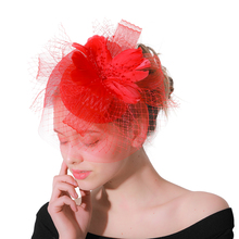 Необычные аксессуары для волос с перьями и цветком Элегантные красные женские чайные вечерние головные уборы женские вуалетки заколки для волос для девушек Свадебные шапки XMF88 2024 - купить недорого