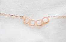 Модное ожерелье с маленьким квадратным женским кулоном Ожерелье 2024 - купить недорого
