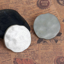 Doreenbeads zinco baseado liga metal costura haste botões irregular antigo estanho redondo 30mm (1 1/8 ") x 30mm (1 1/8"), 2 pces 2024 - compre barato