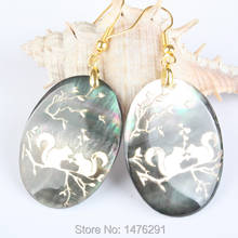 Fashion 34X26MM Natural Mother Of Pearl A Pair The Squirrel Oval Colorful Luster Dangle Earring 1 Pair 2024 - buy cheap