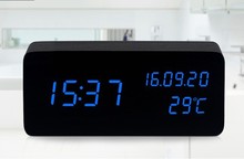 Moda criativa led relógio de madeira som-controlado despertador mini despertador digital de madeira com display de temperatura 2024 - compre barato