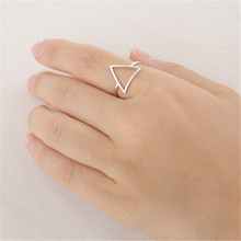 Anillos gráficos ahuecados triangulares para mujer, a la moda, color 2024 - compra barato