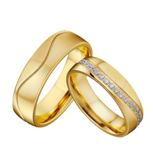 Anéis de casamento de zircônia cúbica, conjunto para casais homens e mulheres joias de aço inoxidável dourado 2024 - compre barato