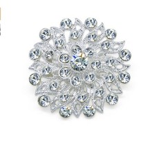 Broche de pino de joia de cristal de strass flor pequena banhada a prata 2024 - compre barato