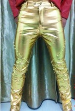 Новые мужские брендовые модные диджейские блестящие серебристые кожаные брюки больших размеров, тонкие мужские сексуальные кожаные брюки с заклепками/M-xxxl 2024 - купить недорого