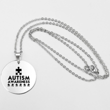 Collar de acero inoxidable a la moda para niños, colgante de cinta divertida para concientización sobre el autismo, pieza de rompecabezas, regalo de joyería 2024 - compra barato