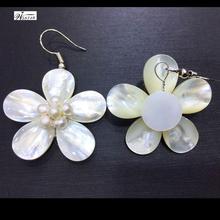 Envío Gratis hermosa madre blanca de la perla Shell flor perlas pendiente PC7841 2024 - compra barato