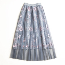 Летняя Повседневная Женская милая синяя сетчатая длинная юбка до середины икры с вышивкой, 2018 эластичная юбка с высокой талией и оборками для женщин 2024 - купить недорого