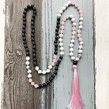 Ожерелье Mala Beads Rose Q-uartz, ожерелье с ручной вязкой 108, маленькая Йога, белая кисточка, черные ожерелья из оникса для девушки 2024 - купить недорого