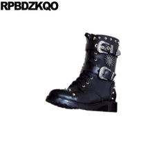 Botas de motociclista con tachuelas negras para mujer, zapatos de alta calidad para motocicleta, botas Punk Rock de punta redonda, botines con remaches, talla grande con cordones 41, novedad de invierno 2024 - compra barato