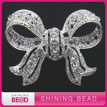 Broche de diamantes de imitación de mariposa para boda, nuevas encantadoras, 40x50mm, alta calidad, envío gratis 2023 - compra barato