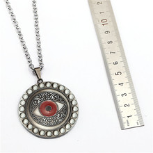 Ожерелье «Доктор Странный», 5 х5 см, светящееся в темноте ожерелье в форме монеты, античная бронза и серебро, кулон с металлической цепочкой, ювелирные изделия для косплея 2024 - купить недорого