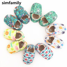 [Simfamily] детская обувь, обувь для мальчиков и девочек, мягкая обувь для новорожденных, обувь для первых шагов, милая обувь с мультяшным принтом 2024 - купить недорого