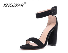 KNCOKAR-Sandalias de estilo clásico para mujer, calzado de gama alta, con ambiente de moda, hebilla de una palabra de alto grado, color negro con grueso 2024 - compra barato