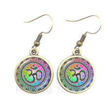 Om Ohm Aum-pendientes de Yoga para mujer, aretes colgantes con logotipo Om colorido brillante, estilo indio bonito, regalo de joyería 2024 - compra barato