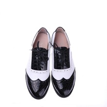 Брендовая женская обувь; высококачественные Туфли-оксфорды из натуральной кожи на плоской подошве; Цвет черный, белый 2024 - купить недорого