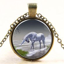 Ожерелье с единорогами единорог лошадь кулон ожерелье фантазия миф дизайн стекло кабошон купол ювелирные изделия Рождественский подарок для детей 2024 - купить недорого