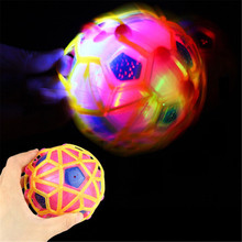 Juguetes de pelota de salto con luz LED para niños, música loca, pelota de fútbol que rebota, pelota de baile bonita, Juguetes Divertidos para niños, regalos para niños 2024 - compra barato