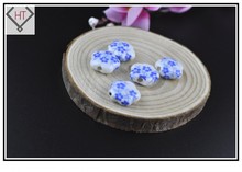 Contas de cerâmica para artesanato, 10 peças de miçangas planas com flor azul bandeja impressão artesanal e contas espaçadoras faça você mesmo 15mm 2024 - compre barato