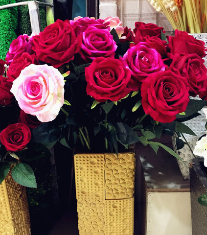 12 шт. один стволовых бархат Роза Камелия 52 см/20,47 дюйм(ов) поддельные розы для свадьбы центральные дома искусственные декоративные цветы 2022 - купить недорого