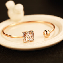 Pulseira com espinho de pérolas e zircônio, pulseira coreana elegante e rosa dourada 2015 2024 - compre barato