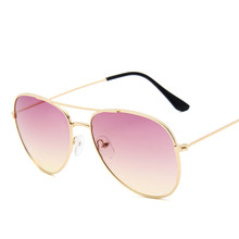 2019 классические модные солнцезащитные очки для мужчин и женщин с цветными Светоотражающими линзами Аксессуары Солнцезащитные очки женские очки 2024 - купить недорого