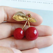 Colgante con forma bonita de cereza, cuentas rojas de Color dorado, 30mm, 50 Uds., bricolaje, para pendientes, fabricación de joyas de boda hechas a mano, venta al por mayor 2024 - compra barato