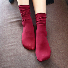 Calcetines cortos brillantes de colores para mujer, calcetines cortos con divertidos diseños de algodón, Hipster, calcetines de terciopelo para mujer a rayas, Color caramelo 2024 - compra barato