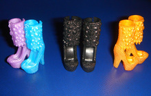 Ailaiki brinquedo misturado-cores novas botas rom para 30cm bonecas de plástico moda botas de brinquedo sapatos de boneca por atacado 100 pares/lote 2024 - compre barato