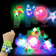 Новые забавные свет вспышки игрушки запястье руки взять Танцевальная Вечеринка ужин вечерние игрушки для детей ребенка Brinquedos Light-Up Игрушки светодиодный игрушка 2024 - купить недорого