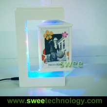 R-Cool Electronic Wireless Power Magnetic Levitation White Color Floating Photo Frame LED Light  magic gift/novel light 2024 - купить недорого