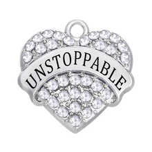 Colgante de joyería de diamantes de imitación con letras irrompibles, grabado de metal en forma de corazón a la moda, venta al por mayor 2024 - compra barato