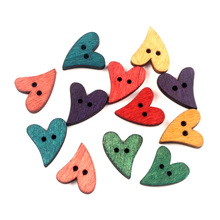 Botones de corazón de madera Multicolor para costura de ropa, Botones de madera para álbum de recortes, manualidades decorativas, accesorios Diy, 50 Uds. Variado 2024 - compra barato