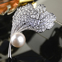 Vintage Fashion Clear Crystal Leaf Shaped Faux Pearl Woman Pin Brooch 2015 New Scarf Pins Broach 2024 - buy cheap