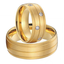 Alianças de casamento de luxo personalizadas, 8mm, par de anéis de casamento para homens e mulheres, joia de titânio ecológica, cor dourada amarela 2024 - compre barato