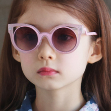 Gafas de sol con diseño de ojo de gato para niños, anteojos de sol infantiles con diseño de marca a la moda, adecuados para niños de 5 a 12 años, con gradiente F061 2024 - compra barato