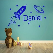 Space & Rocket-calcomanías de vinilo con nombre personalizado para decoración del hogar, pegatinas de pared de estrellas para niños 2024 - compra barato