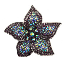 Счастливая пять листья цветок, брошь с застежкой, фиолетовые стразы и кристаллы для женщин ювелирные изделия Аксессуары для пальто 2024 - купить недорого