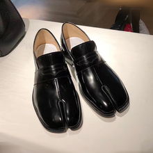 Mocasines Vintage de cuero negro brillante sin cordones para mujer, zapatos planos Oxfords, elegantes, con punta dividida 2024 - compra barato