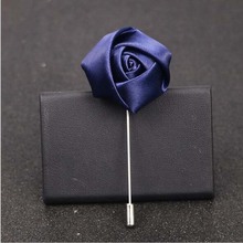 Botonier azul marino para hombre, flor de satín rosa de seda, ojal, broche de broche, Traje De Hombre, fiesta de boda, graduación, 50 Uds. 2024 - compra barato