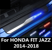 Protector de puerta lateral de acero inoxidable para HONDA FIT JAZZ 2014-2018, placa de desgaste de alféizar, almohadilla de Pedal, accesorios de coche, pegatina 2024 - compra barato