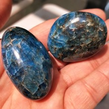 Pedras de massagem da palma da mão de apatite azul natural, 2 peças, disco de cristal de rock, quartzo mineral, amostra de cura, decoração de casa reiki 30-40mm 2024 - compre barato