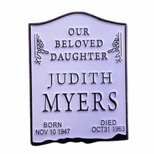 Tombstone brooch first victim rip Judith myers pin horror movie gift Halloween cinema cemetery collection 2024 - buy cheap