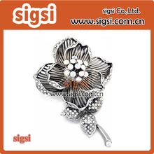 Charming classy style flower rhinestone brooch for wedding invitation 2024 - buy cheap