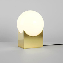 Luminária de cabeceira led dourada/preta, lâmpada de mesa decorativa bola de vidro para quarto e mesa de noite, frete grátis 2024 - compre barato