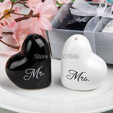 Wholesale 50 Sets/100 pieces Heart Shaped Mr. and Mrs. Salt and Pepper Shaker Set Wedding Party Favor Favours Fast Free Shipping 2024 - buy cheap
