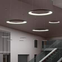 Современный Креативный светодиодный круглый алюминиевый подвесной светильник черного/белого/серого цвета для гостиной фойе 2024 - купить недорого
