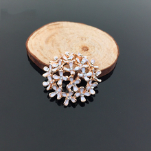 Fivela de flor margarida 50 peças, botões cristal strass apliques de casamento apliques cabelo noivas acessórios de enfeite 2024 - compre barato
