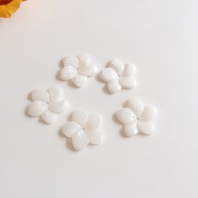 20mm 24pcs formato de flor contas de concha branca natural acessórios de joias amuletos 2024 - compre barato