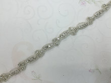 Claro Diamante de imitación de plata aplique de ajuste de hierro en el traje nupcial con cuentas de decoración de suministro de boda 2024 - compra barato